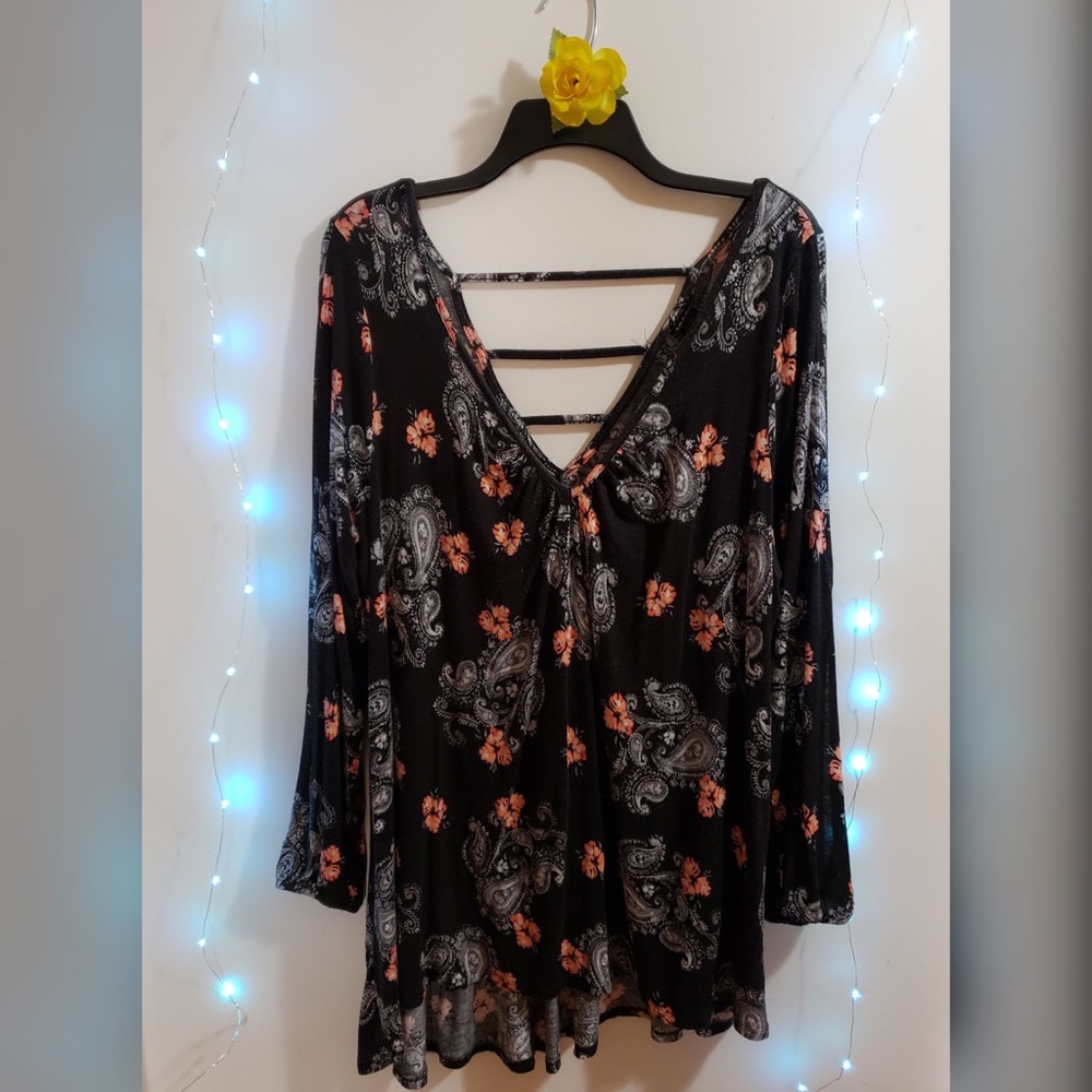 Torrid Paisley and Floral Slit Sleeve Top